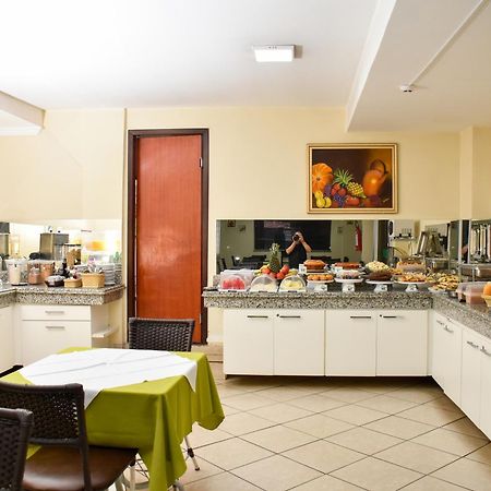 Hotel Casa Nova Várzea Grande Buitenkant foto